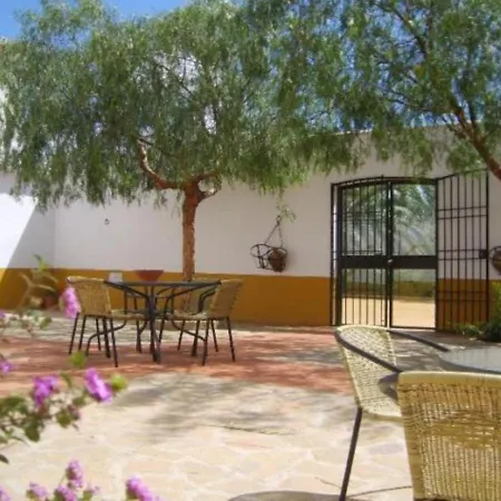 Complejo Cortijo Rural El Puntal Villa *